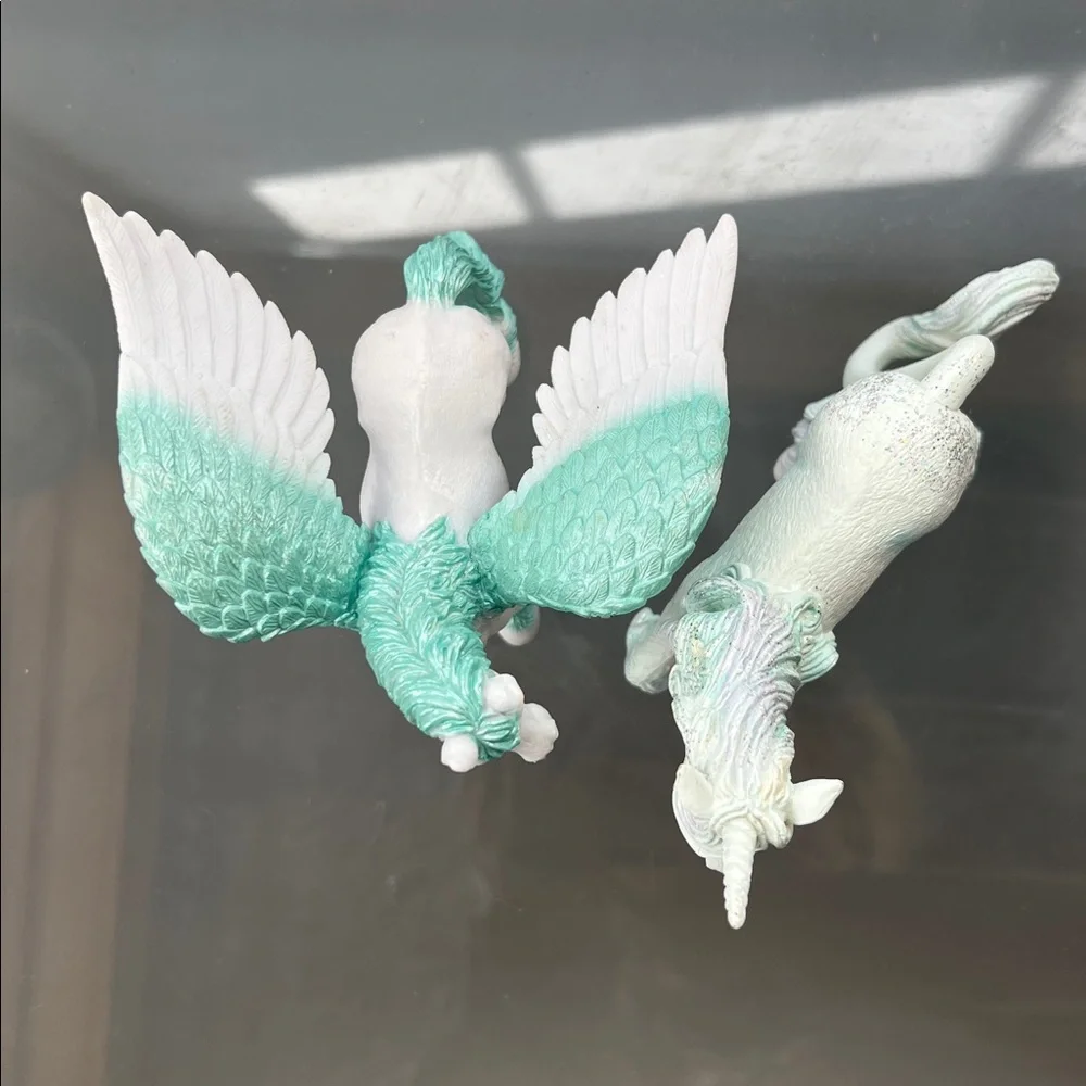 🦄Fantasy Lot of 2 Unicorns Horse Pegasus Winged Horse by Papo & Schleich Bayala